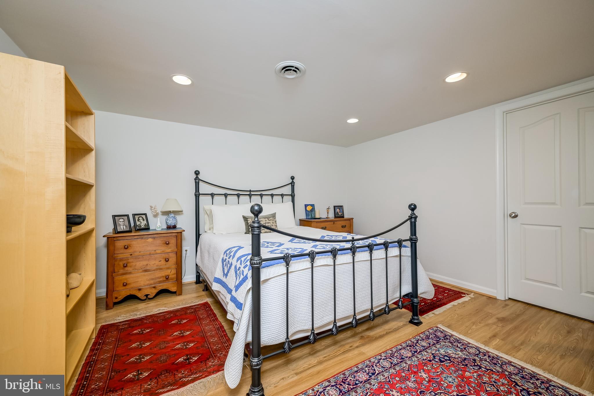 6508 FOLDED LEAF SQUARE