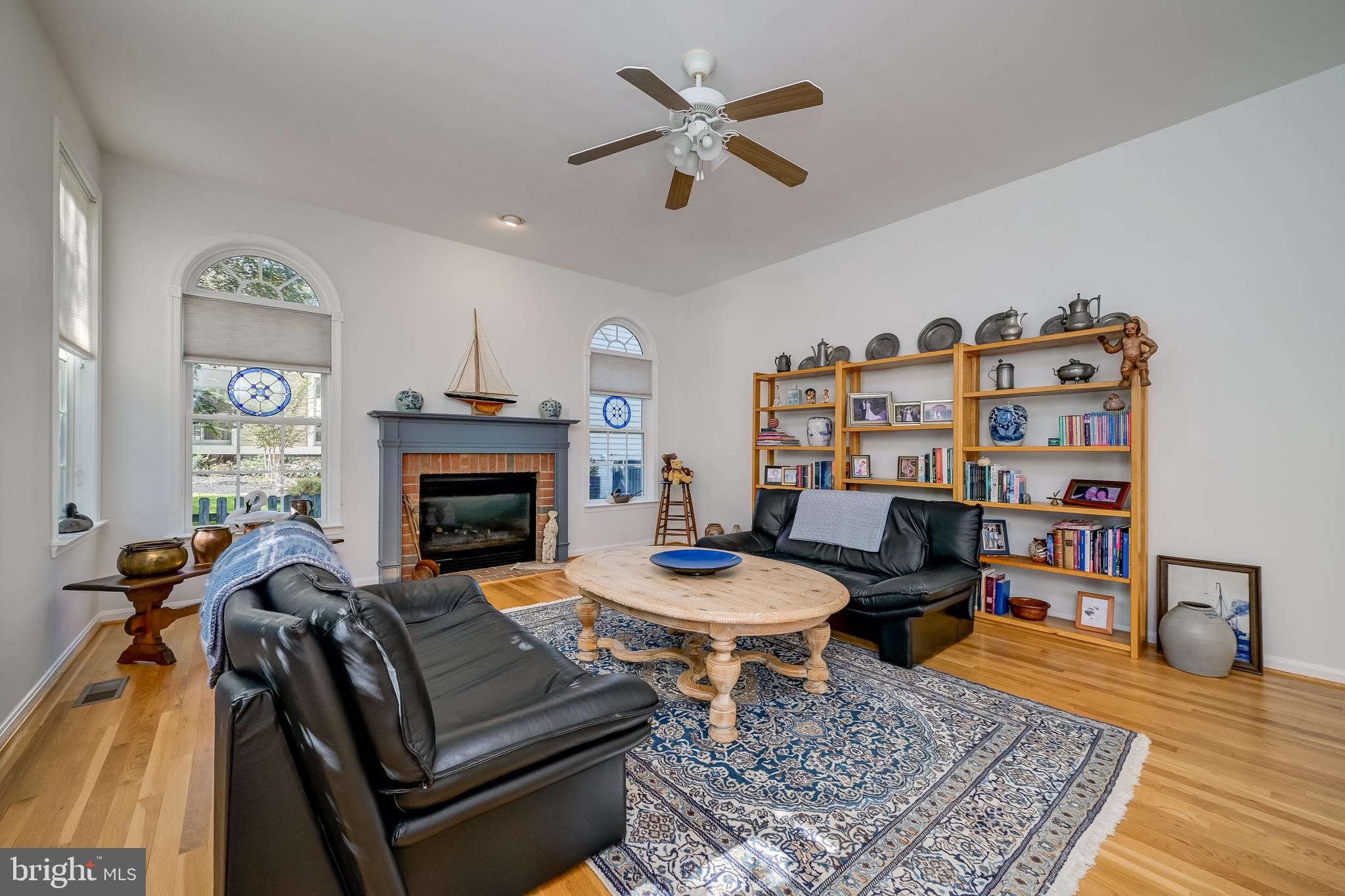 6508 FOLDED LEAF SQUARE