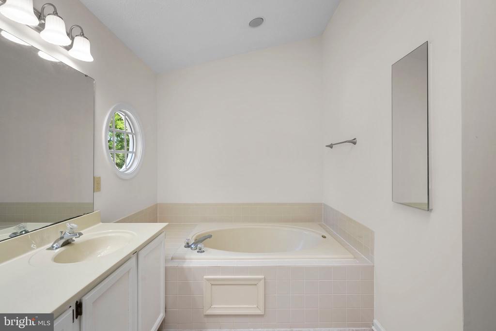 5505 LAKE RIDGE TERRACE