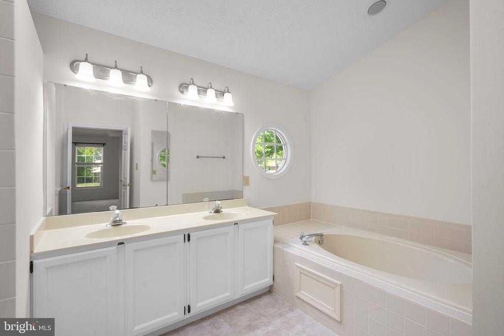 5505 LAKE RIDGE TERRACE