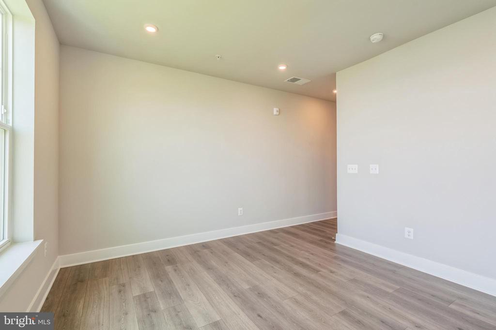 176 FLAGSTAFF WAY Unit: 2443