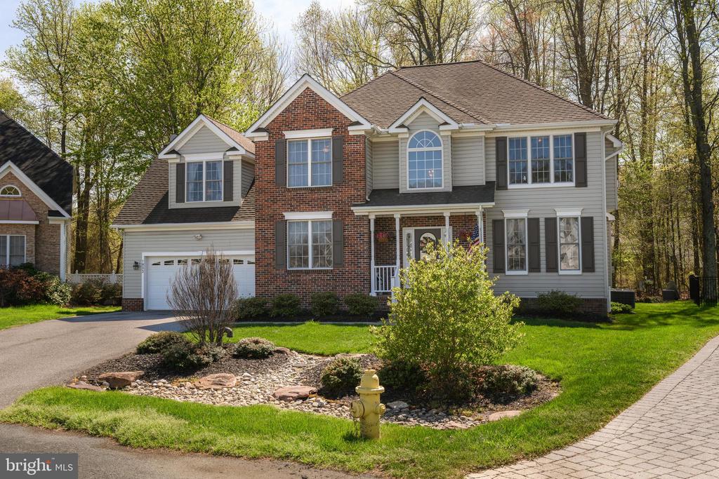 1033 AVALON COURT