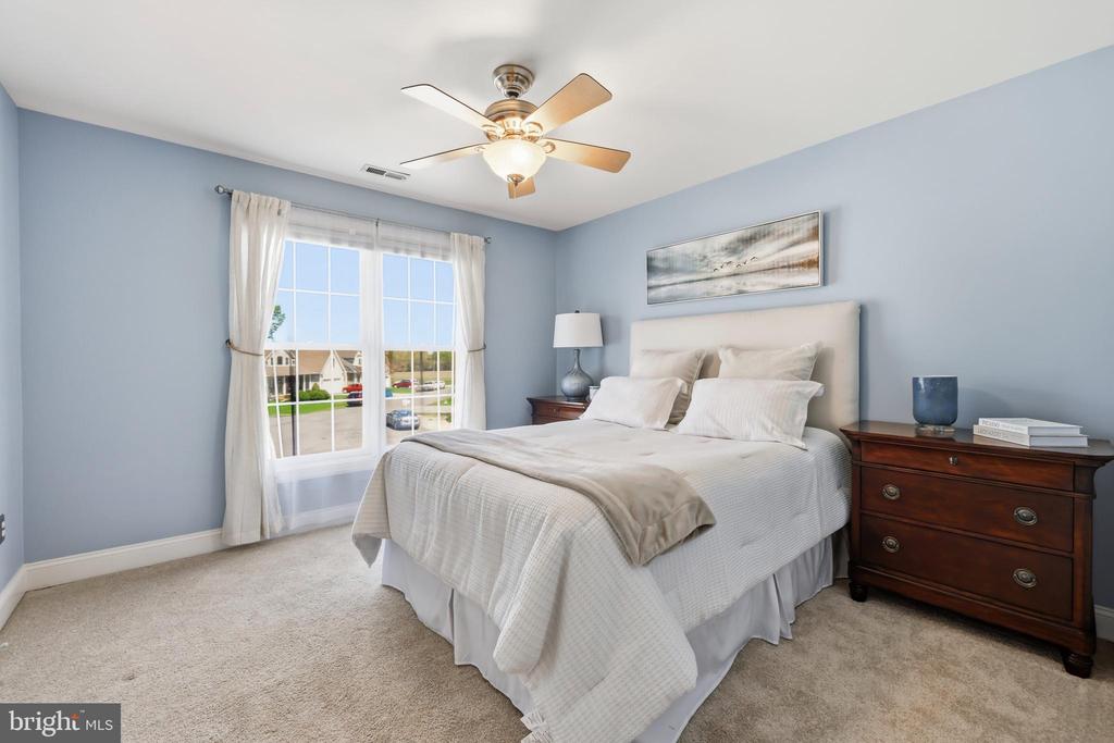 1033 AVALON COURT