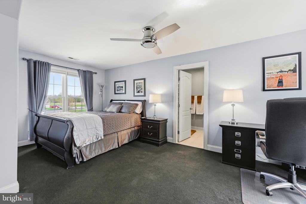 1033 AVALON COURT
