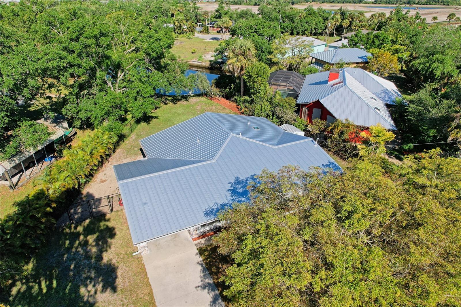 5731 OAKVIEW LN