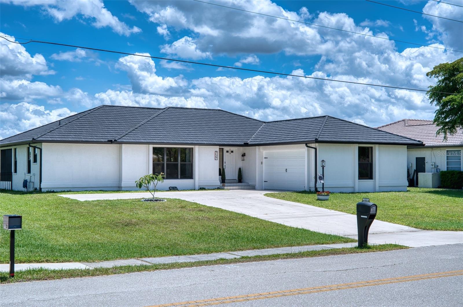 727 MONACO DR
