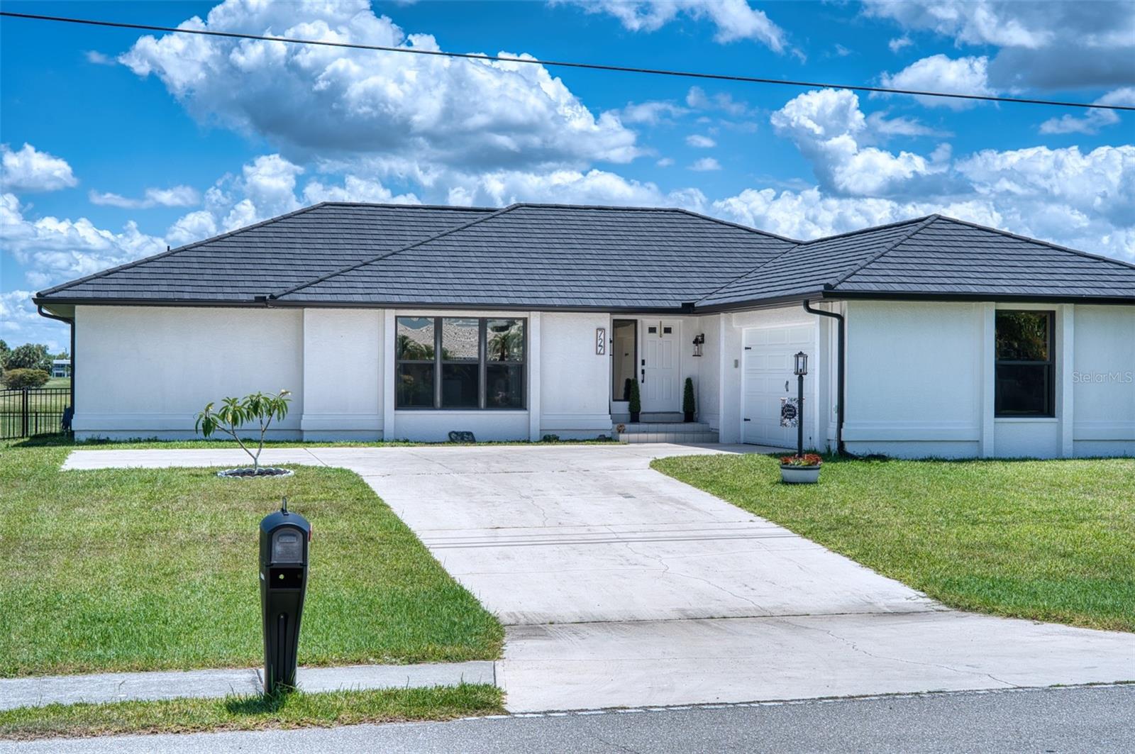 727 MONACO DR