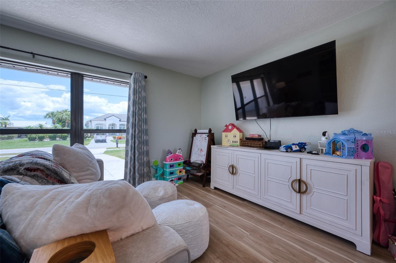 727 MONACO DR