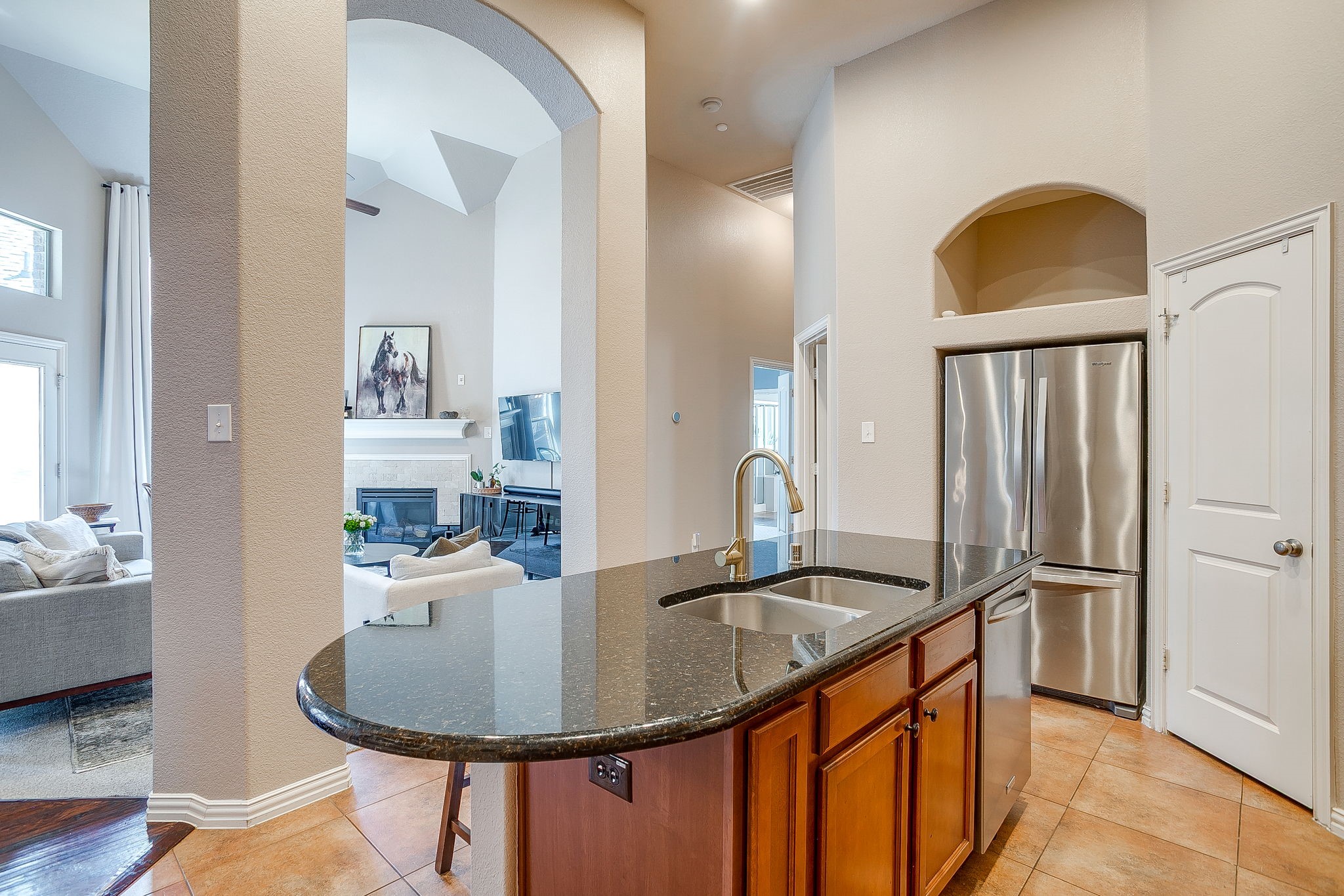2933 Fontana