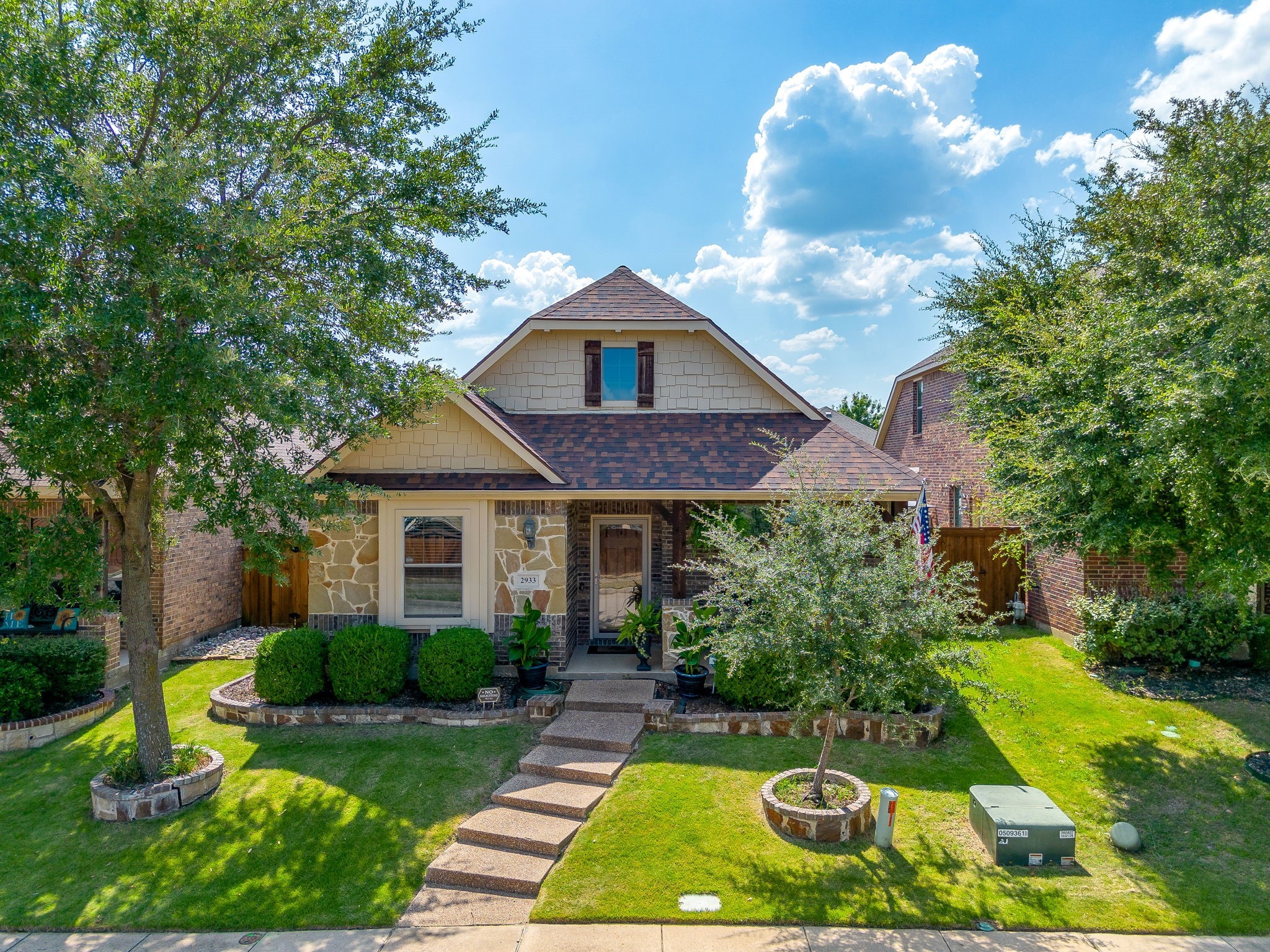 2933 Fontana