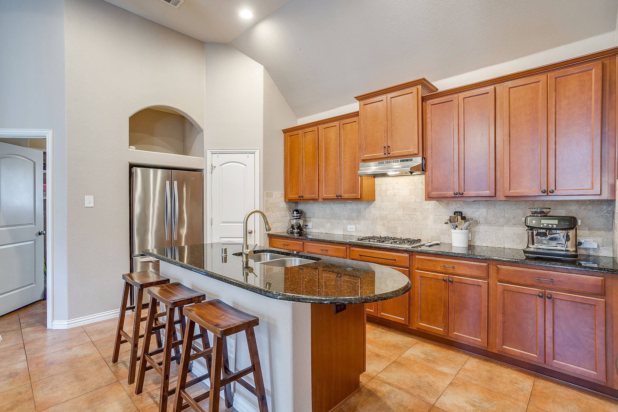 2933 Fontana