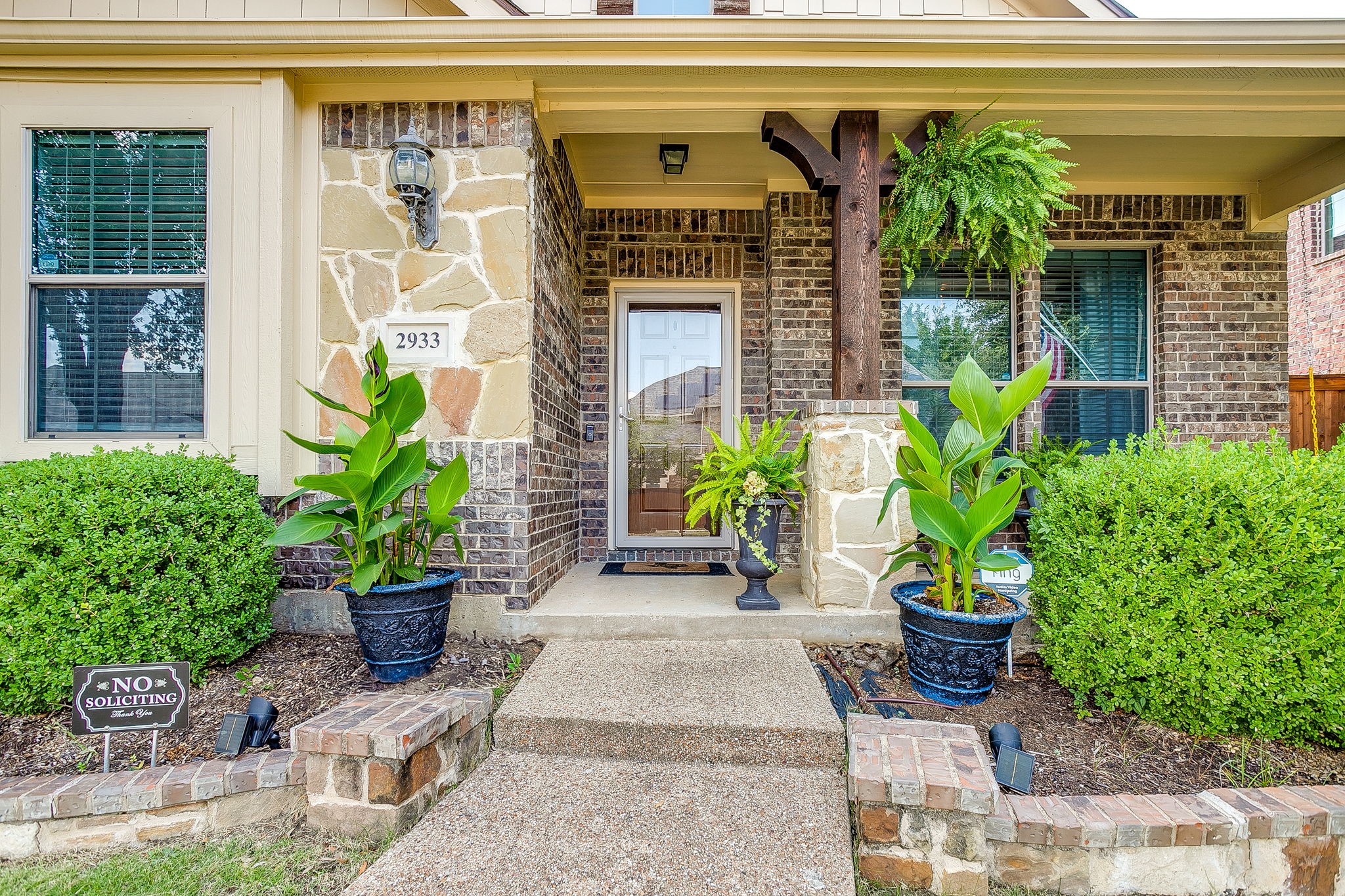 2933 Fontana