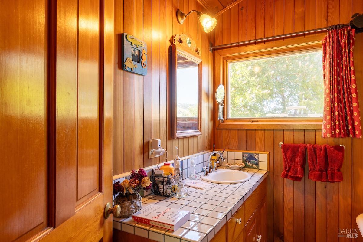 18560 Mountain View Rd