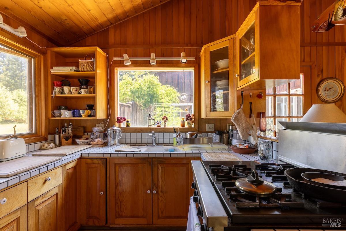 18560 Mountain View Rd