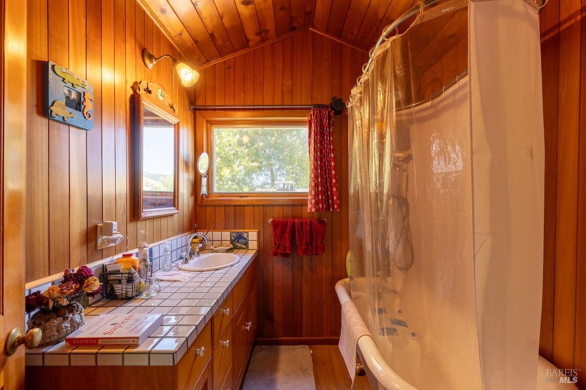 18560 Mountain View Rd