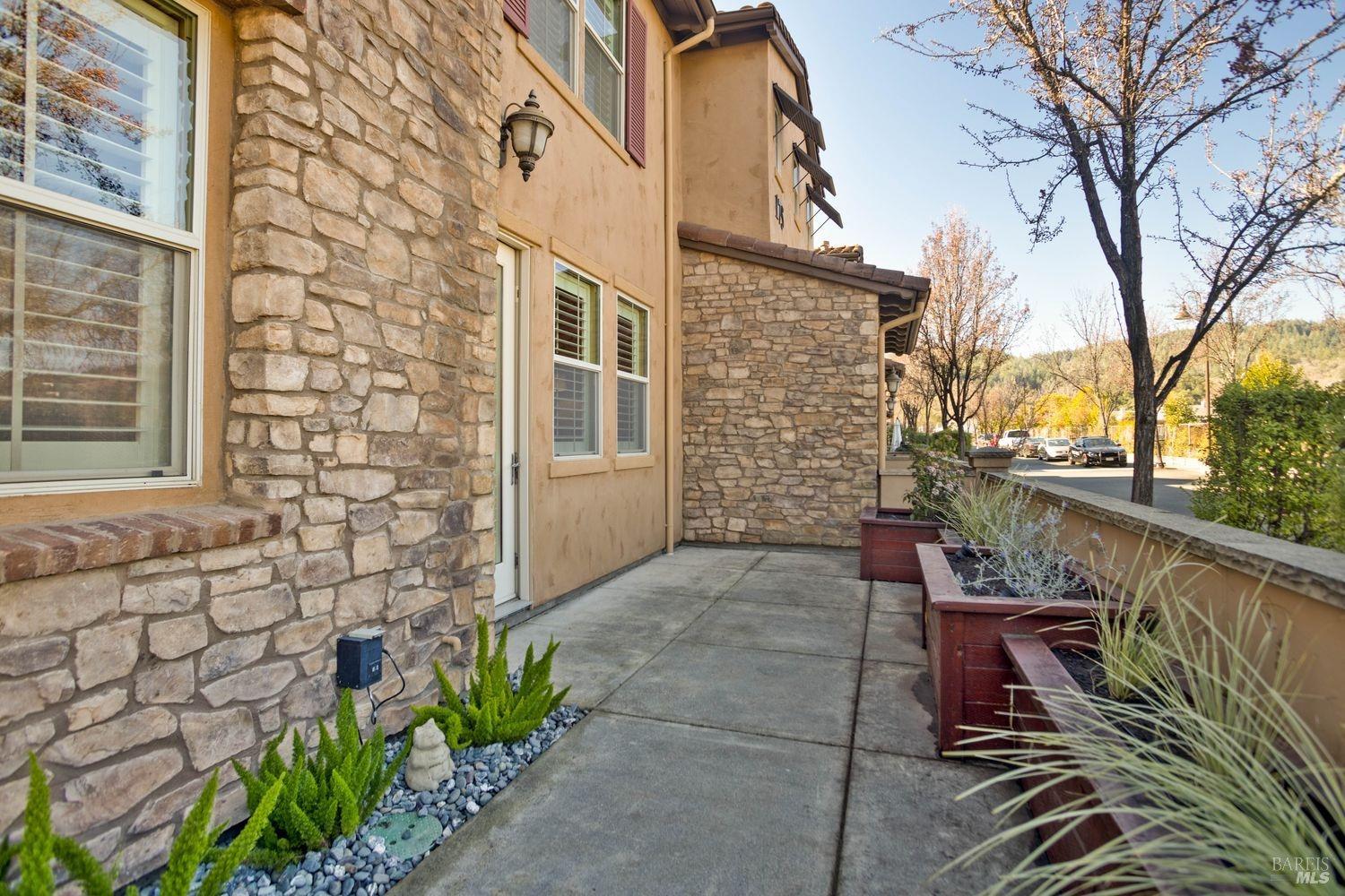 175 Stonegate Cir #C