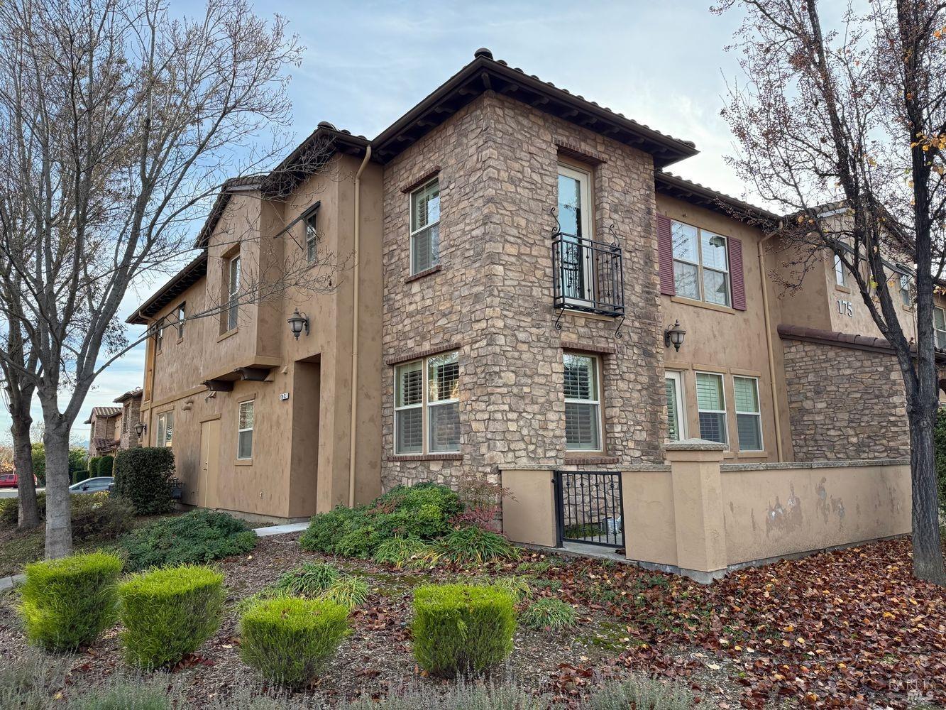 175 Stonegate Cir #C