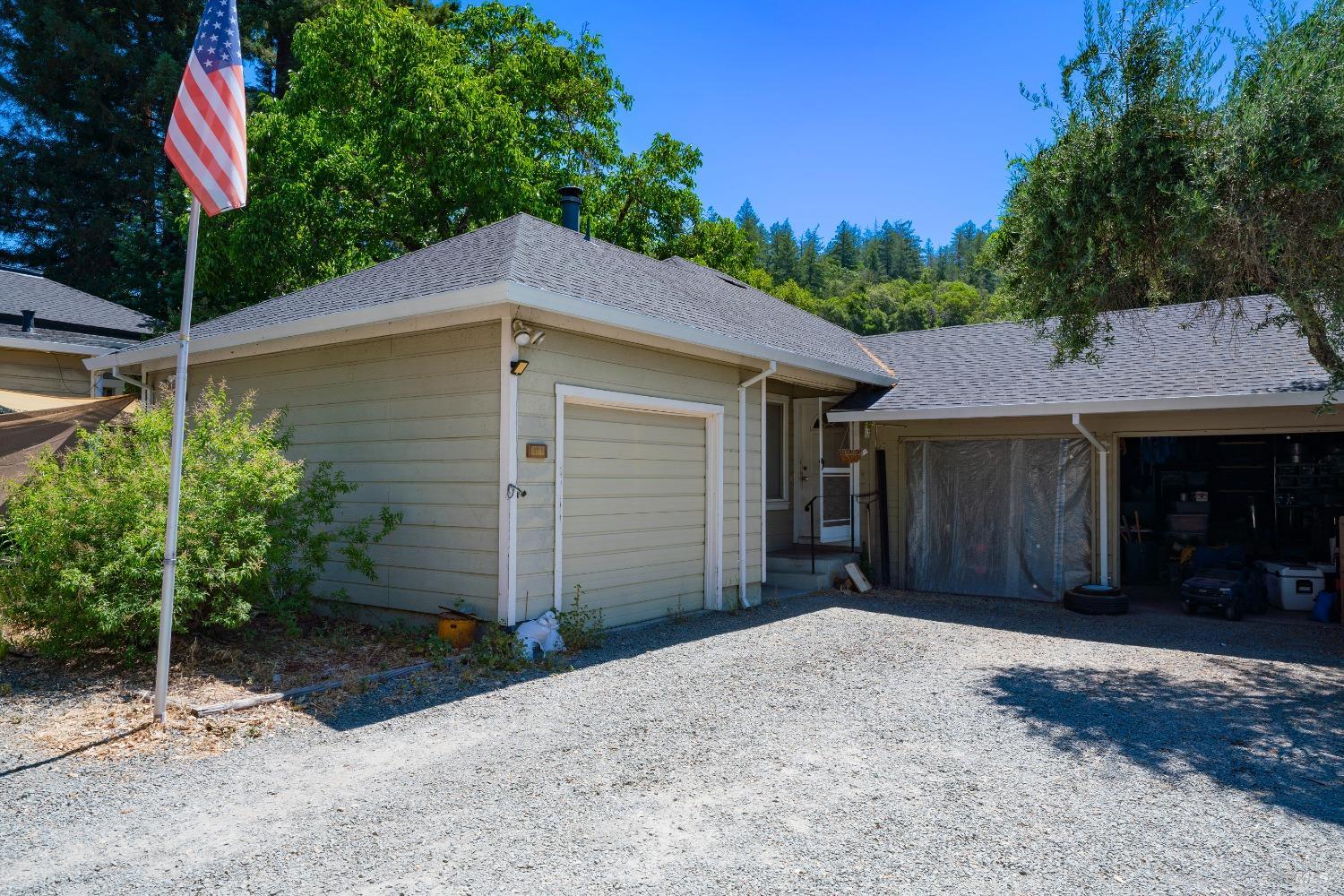 7011 Dry Creek Rd