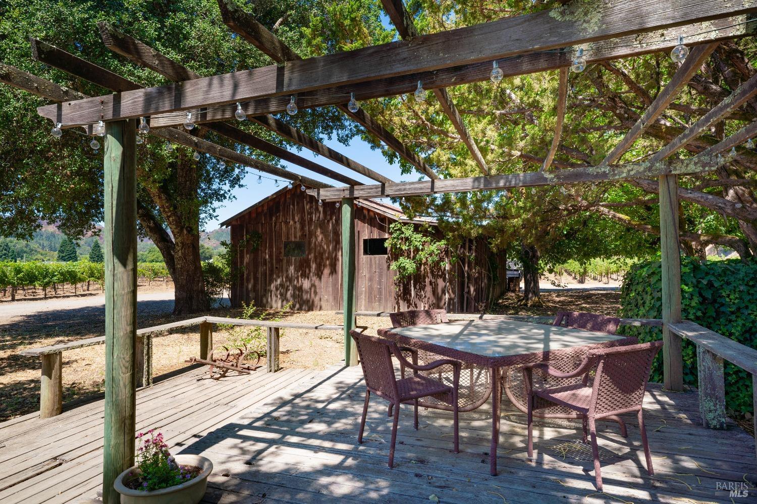 7011 Dry Creek Rd