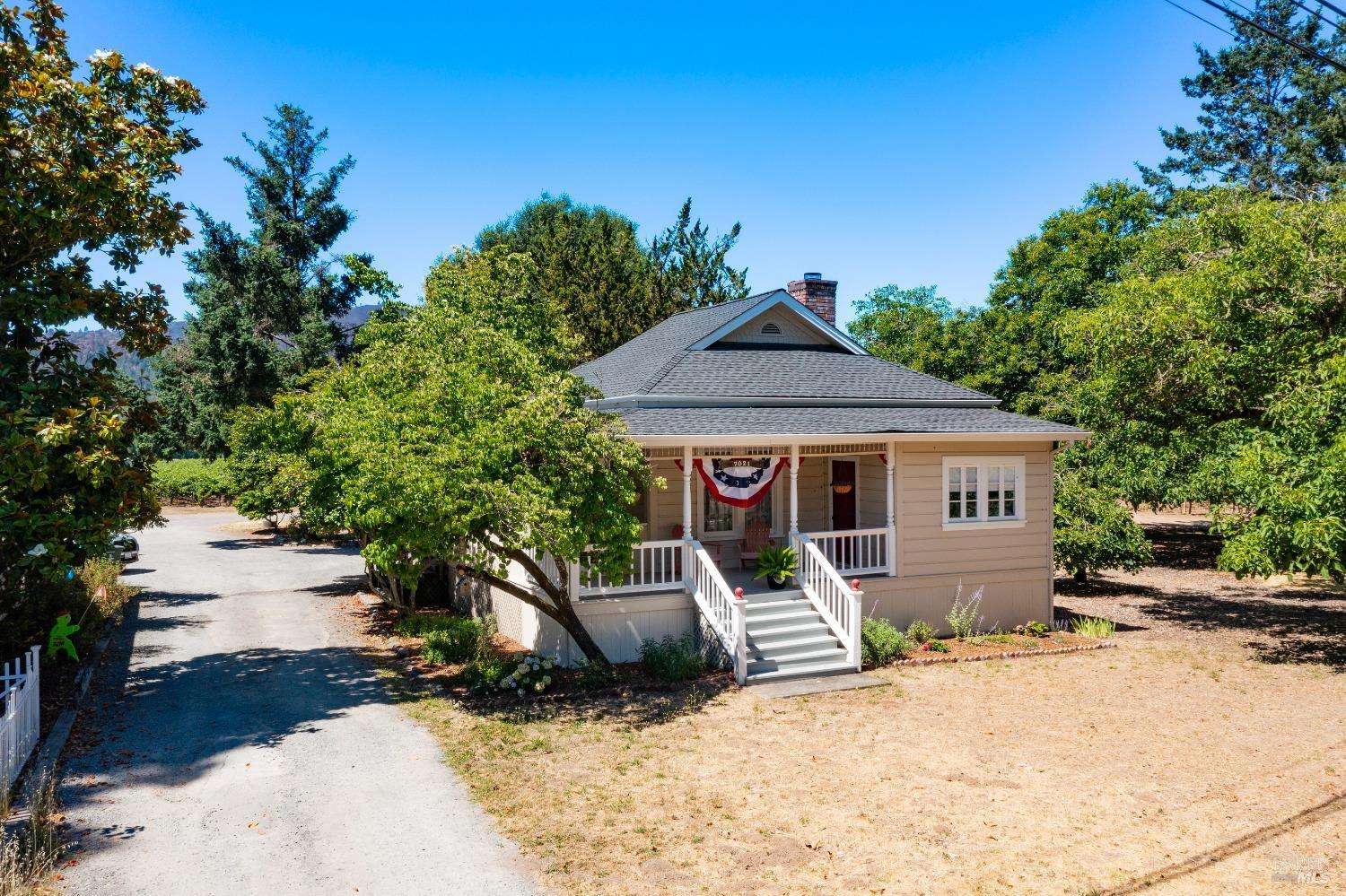 7011 Dry Creek Rd