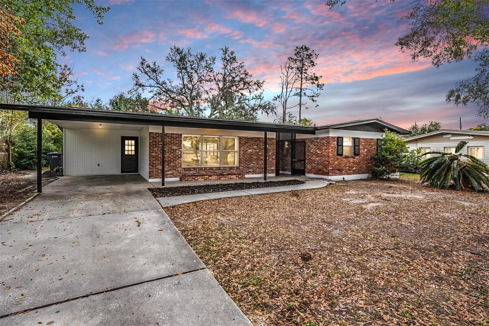 929 SKYVIEW DR