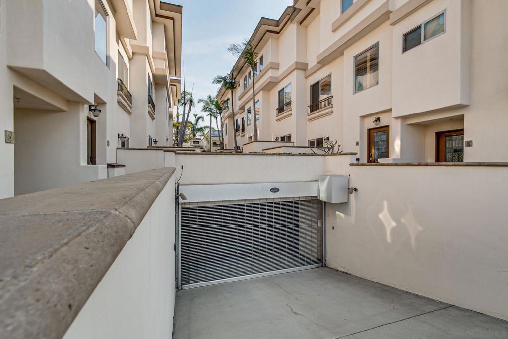 7530 Draper Ave 2