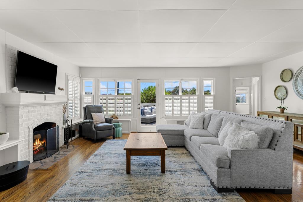 5504 Linda Rosa Avenue