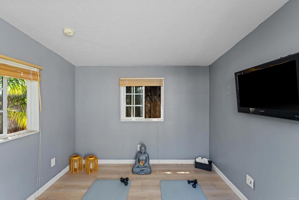 5504 Linda Rosa Avenue