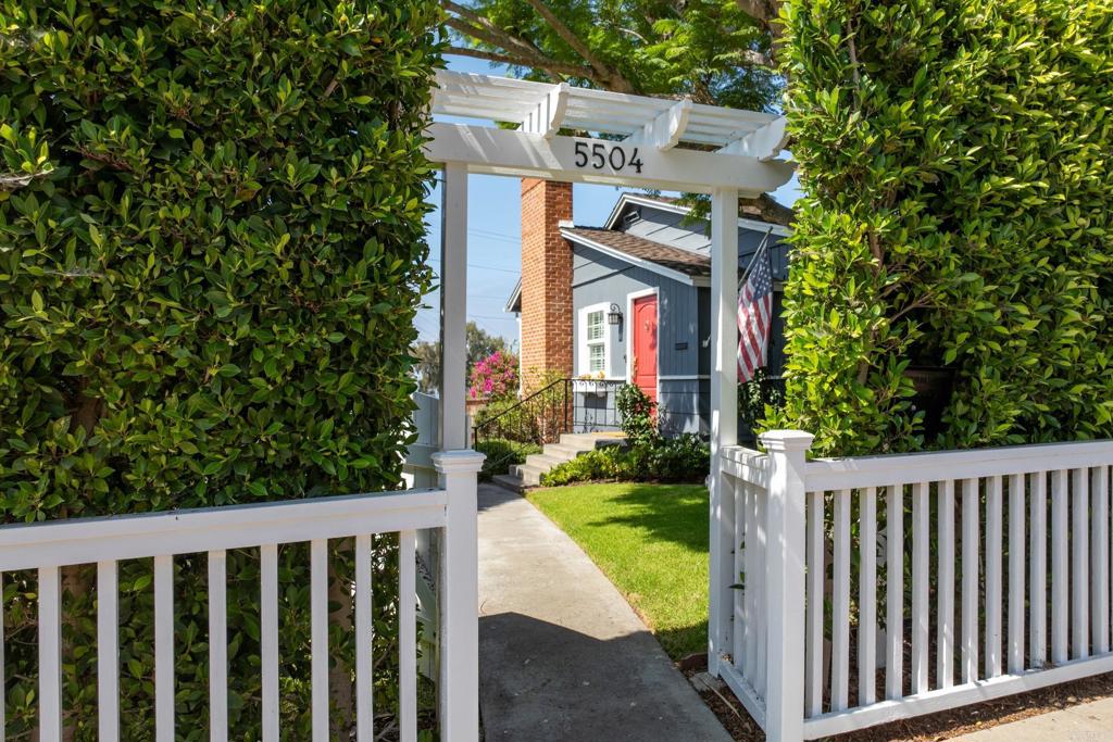 5504 Linda Rosa Avenue