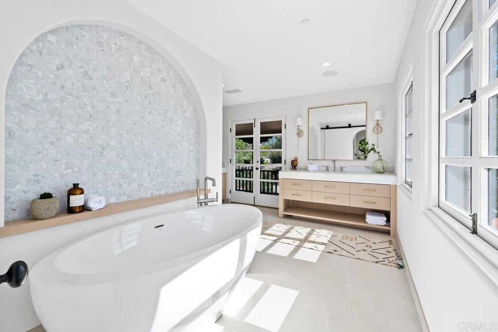 16734 Via De Santa Fe