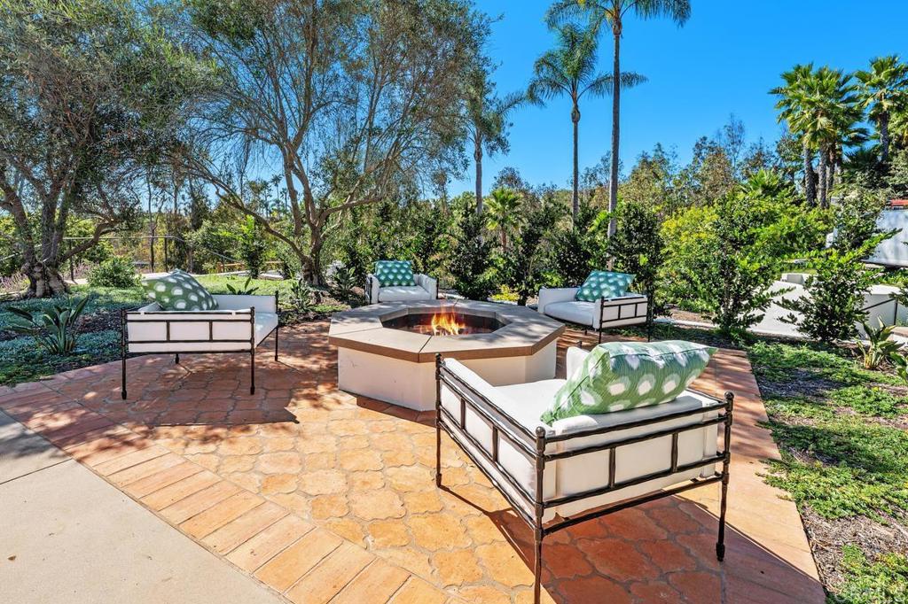 16734 Via De Santa Fe