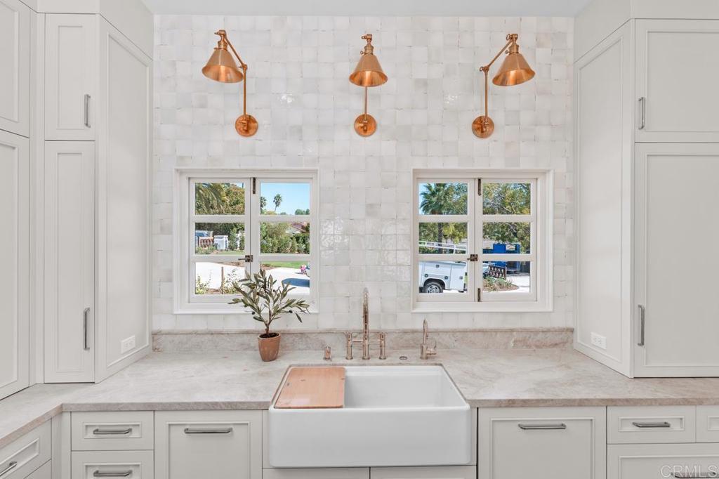 16734 Via De Santa Fe