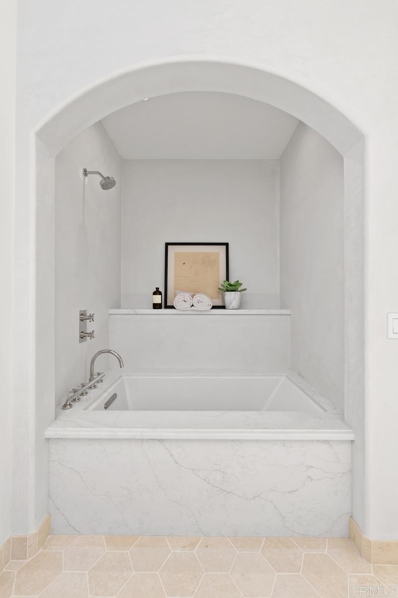 16734 Via De Santa Fe