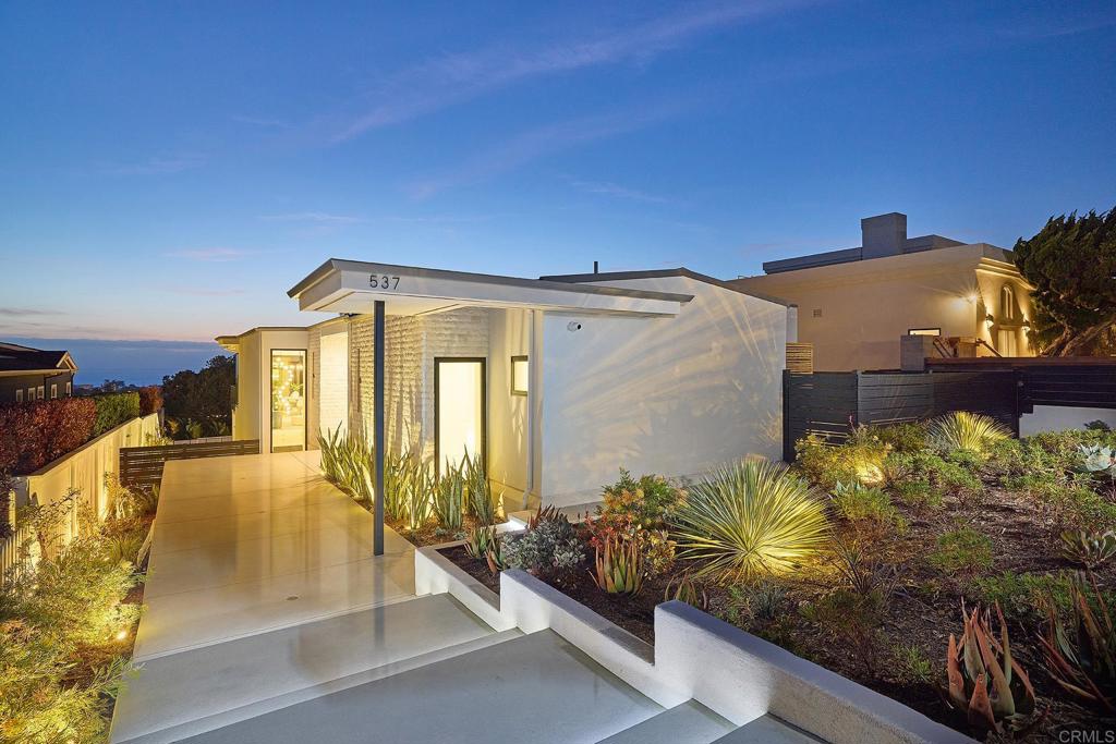 537 N Granados Avenue