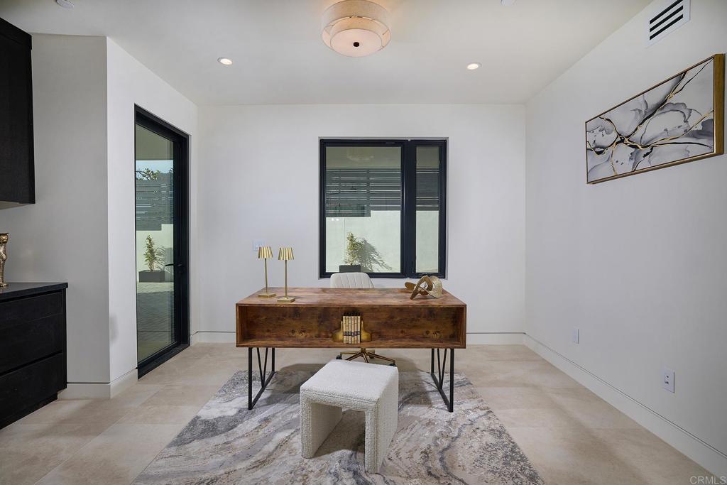 537 N Granados Avenue