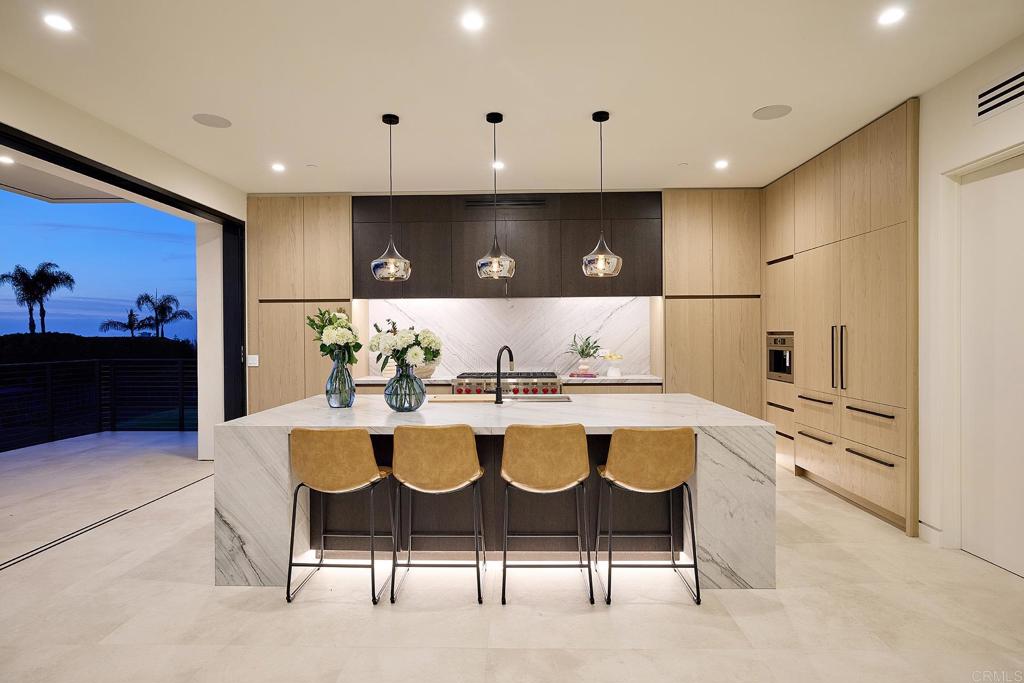 537 N Granados Avenue