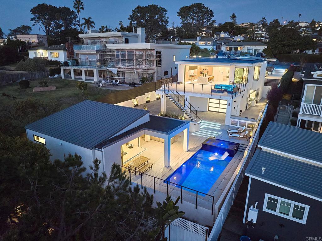 537 N Granados Avenue