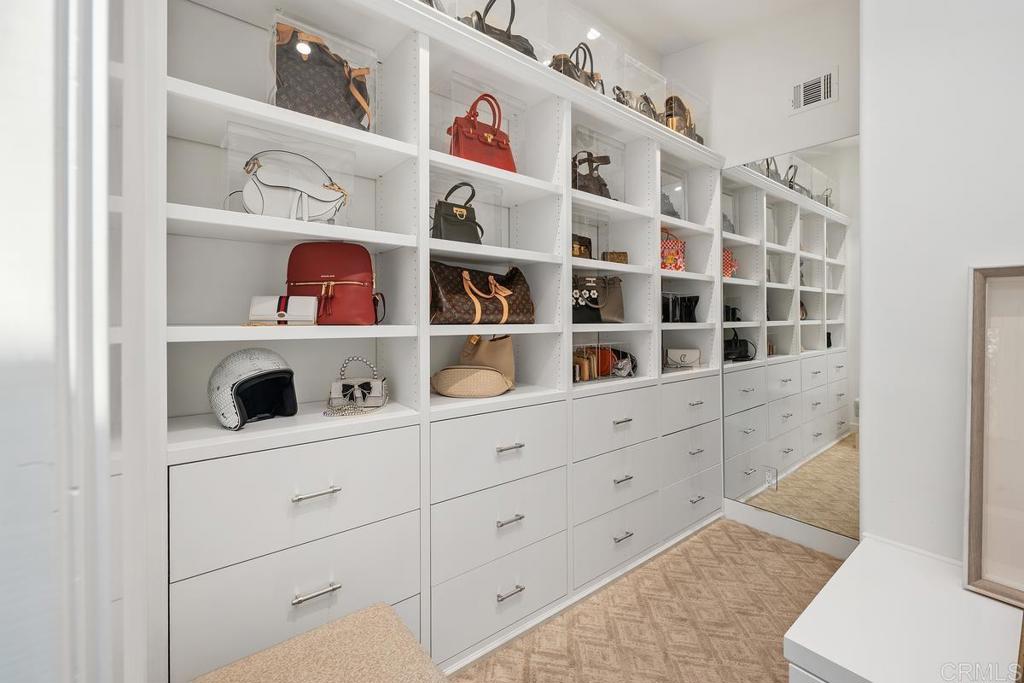 555 Amphitheatre Drive