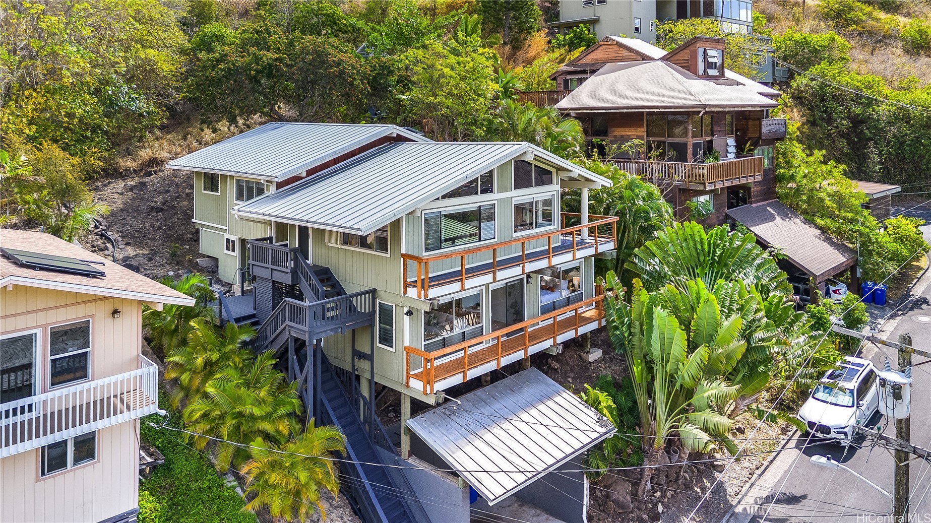 817 Ekoa Place