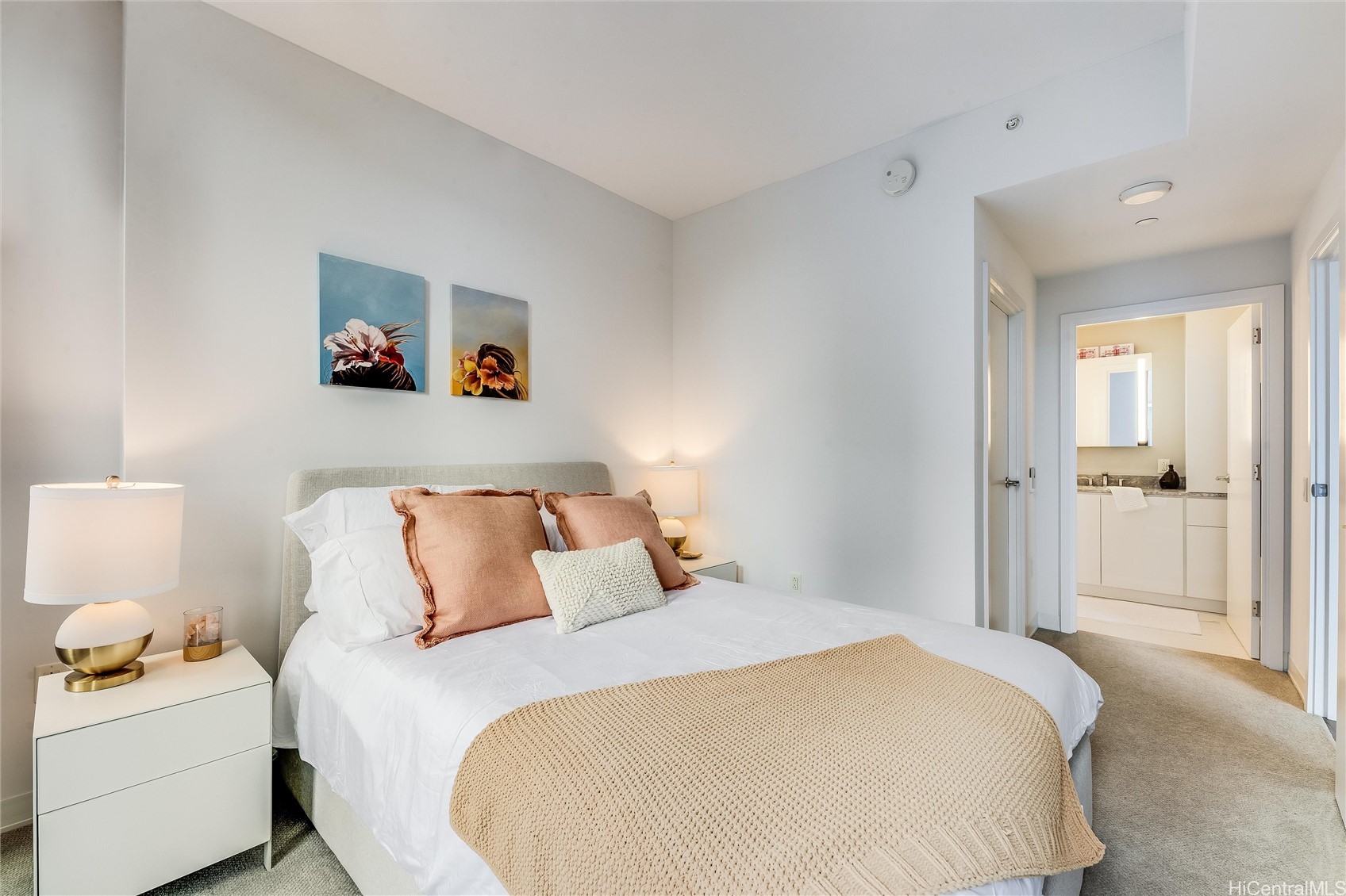 987 Queen Street 502