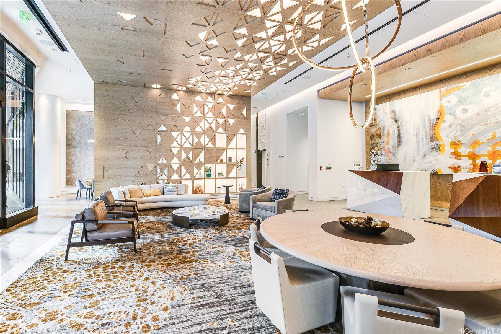 987 Queen Street 502