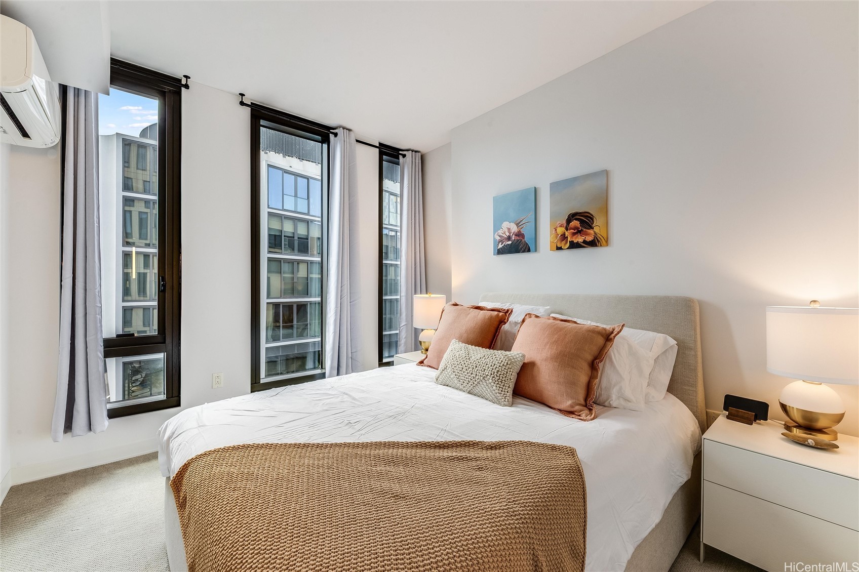 987 Queen Street 502