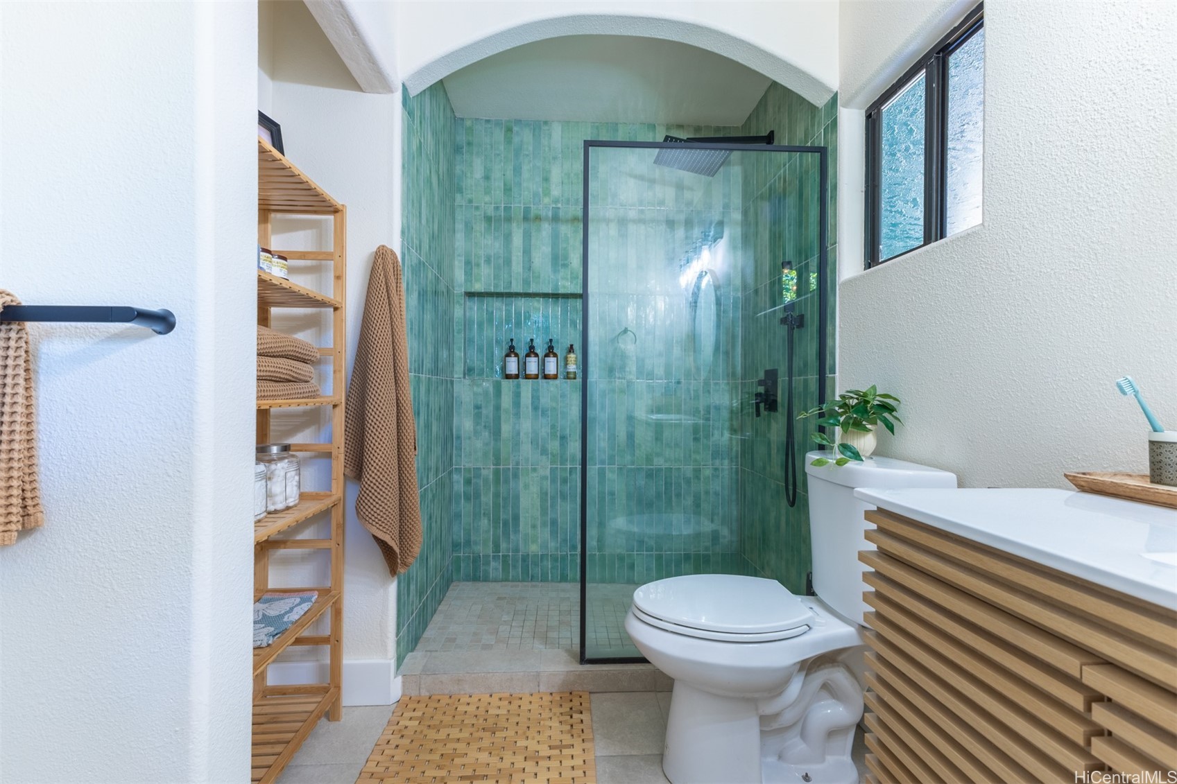 302 N Circle Mauka Street