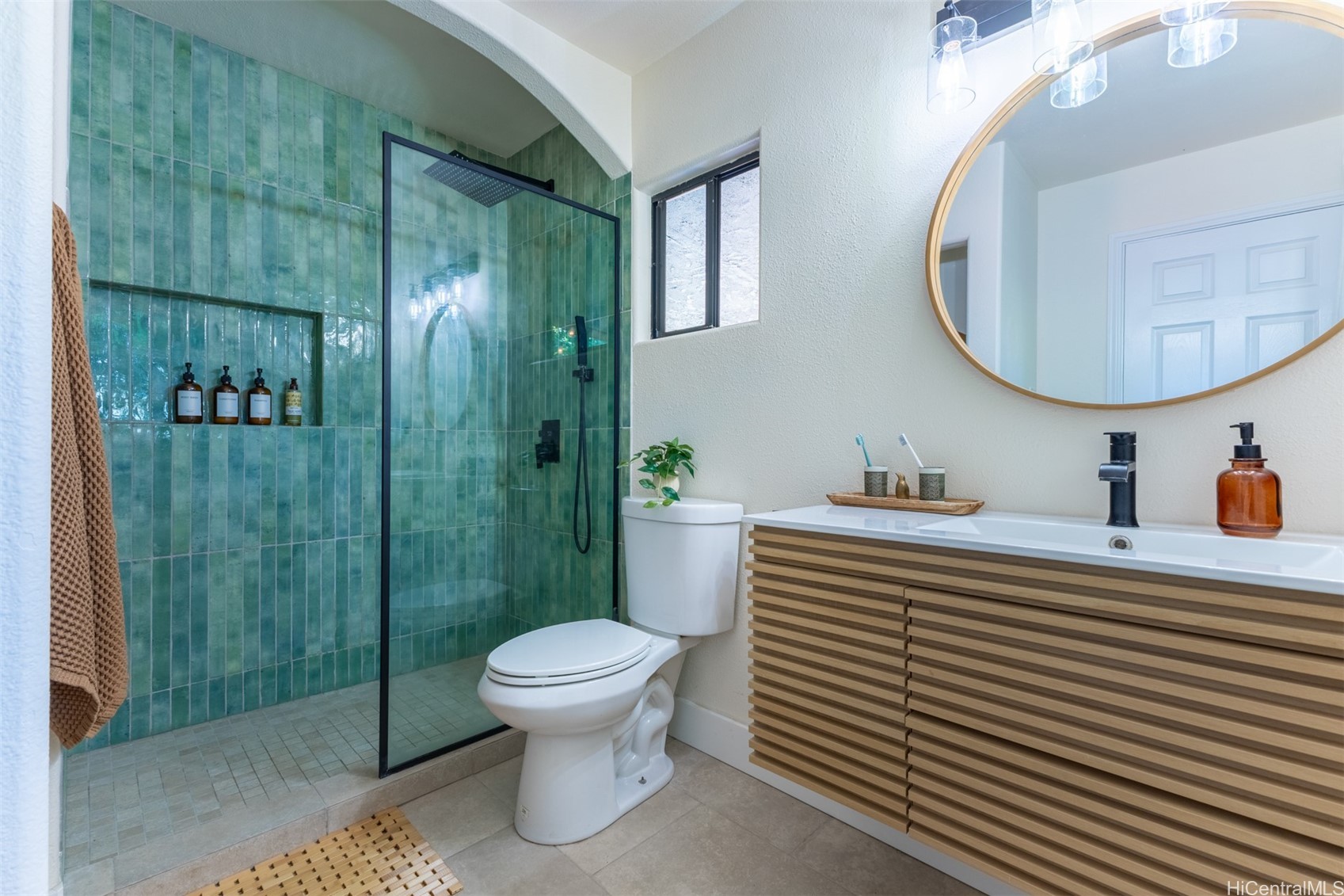 302 N Circle Mauka Street