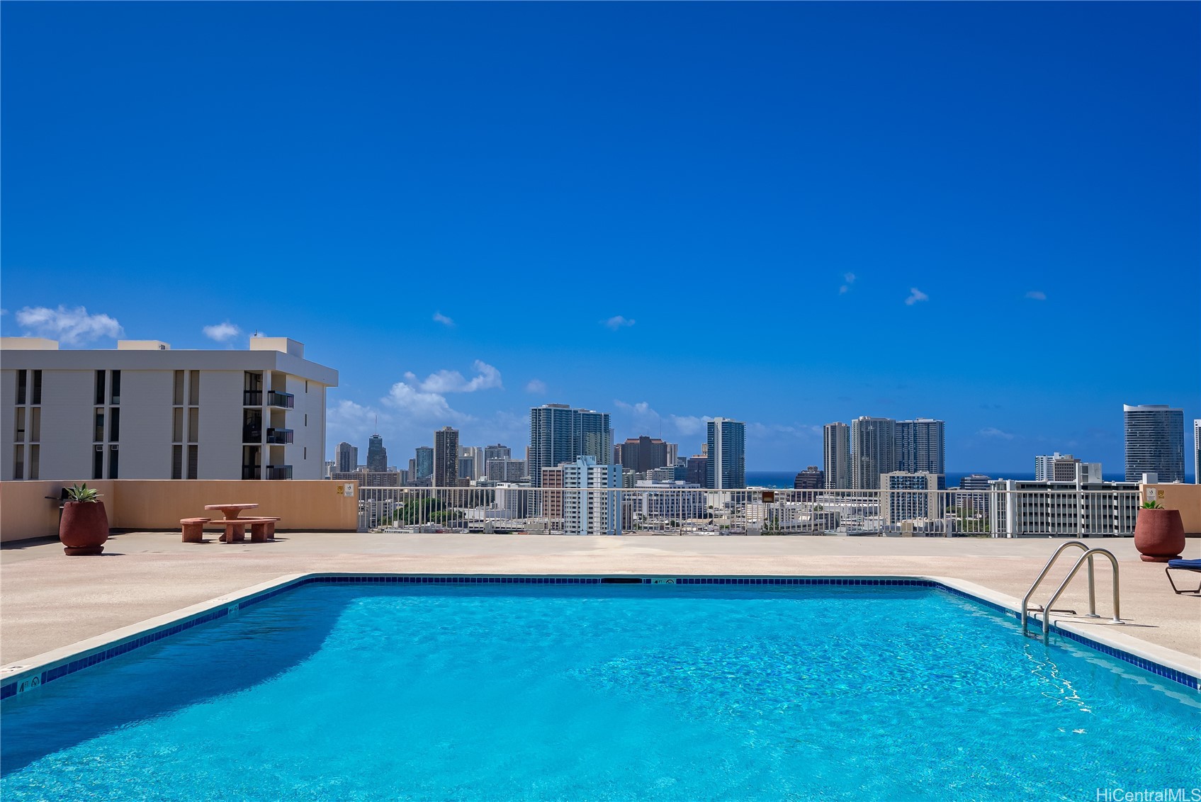 1031 Maunaihi Place 301