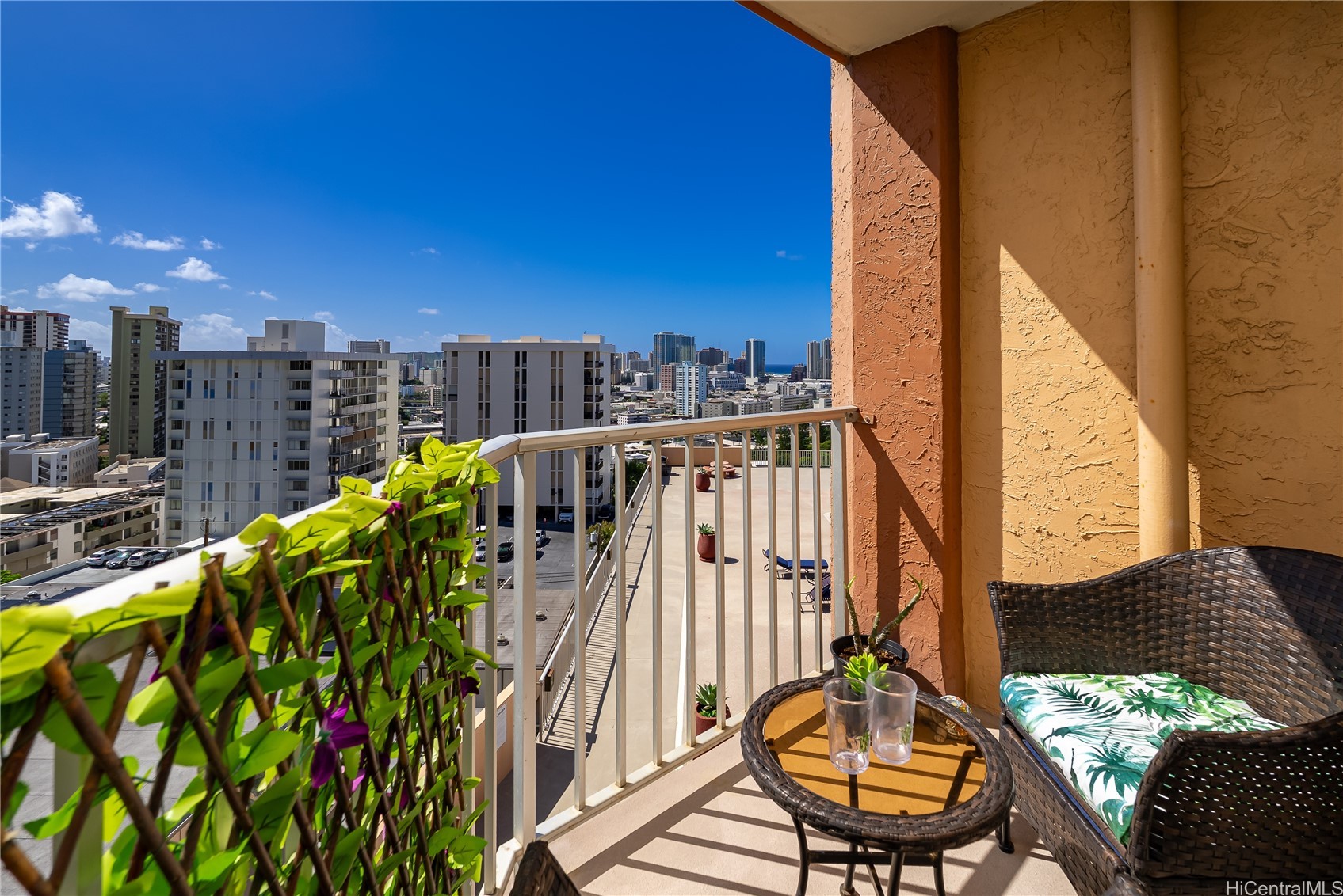 1031 Maunaihi Place 301