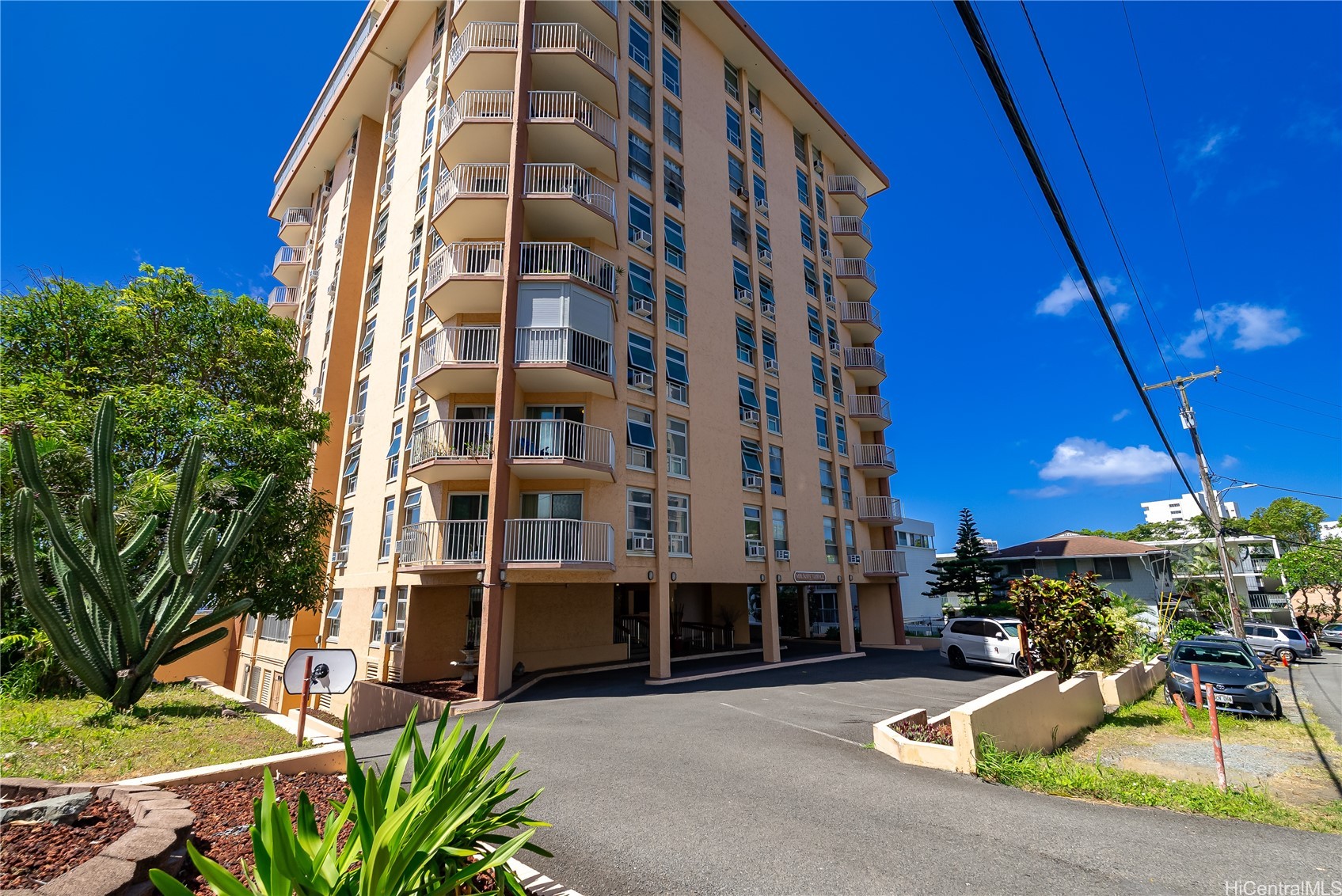 1031 Maunaihi Place 301