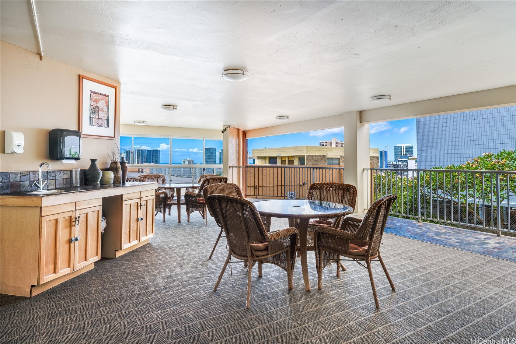 1031 Maunaihi Place 301