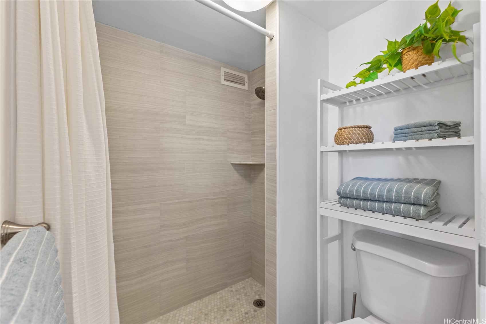 444 Kanekapolei Street 1203