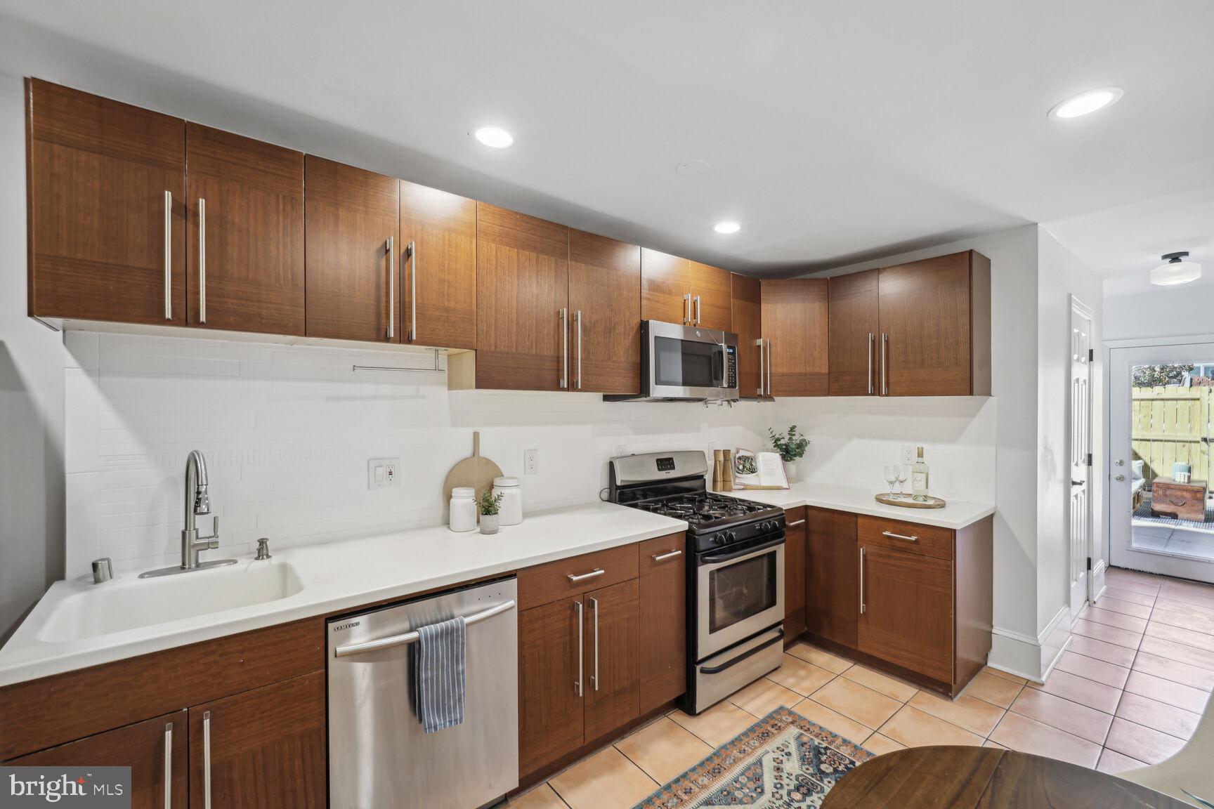 1021 KENYON STREET NW